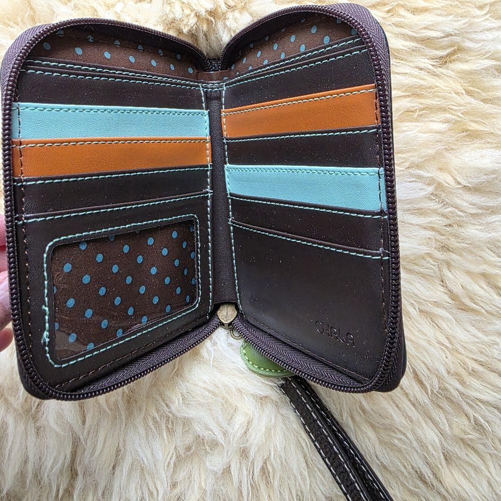 Chala | Cactus Succulent Zip-Around Wallet - Picture 4 of 5